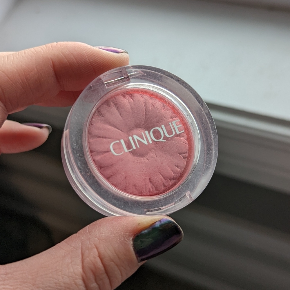 Clinique blush in pink pop